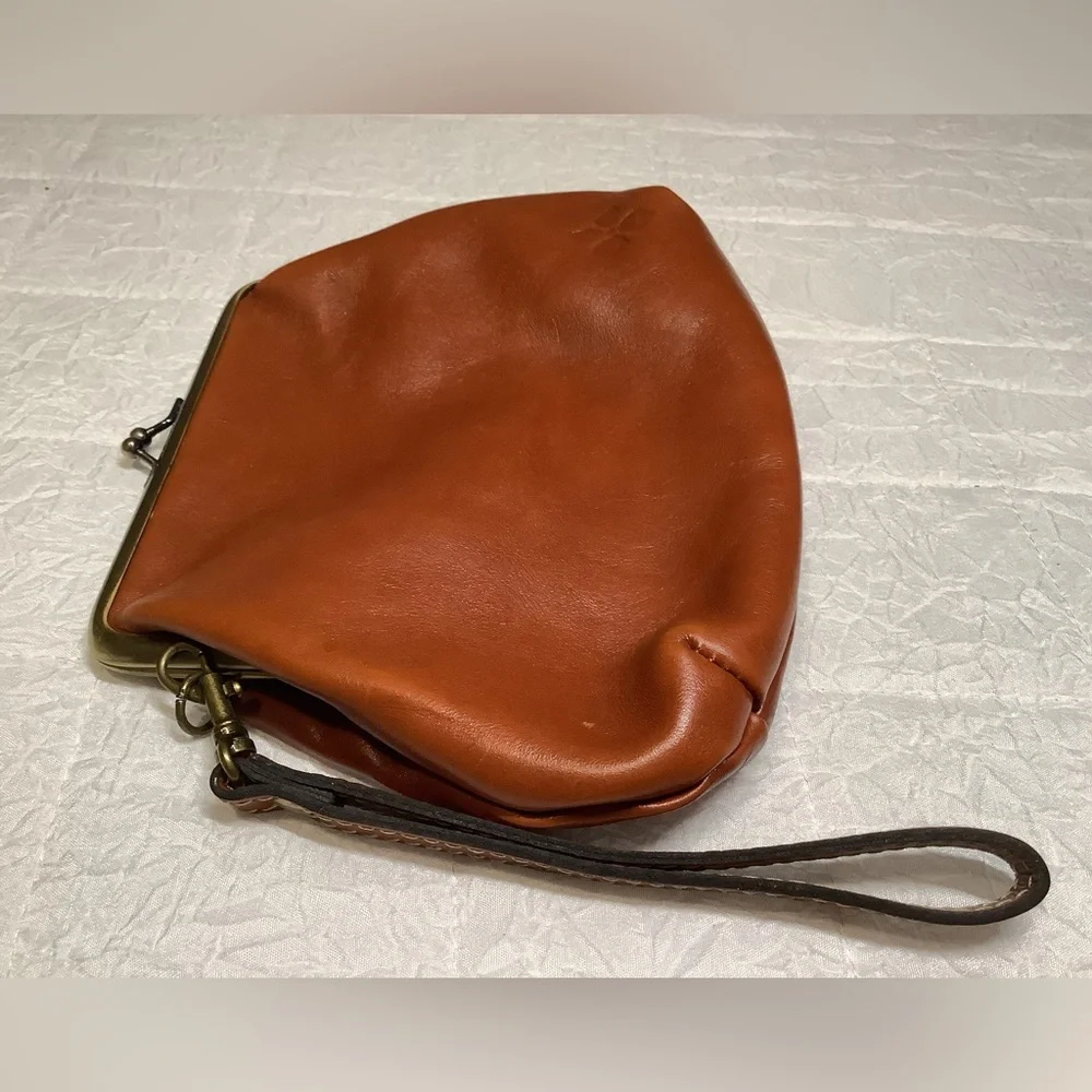 Patricia Nash Kiss-lock savena wristlet